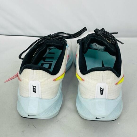 Nike White and Red Women's Sneakers - Picture 6 of 8